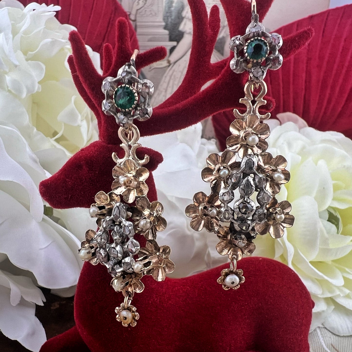 Orecchini in oro, diamanti, perline e paste vitree 1790-1830