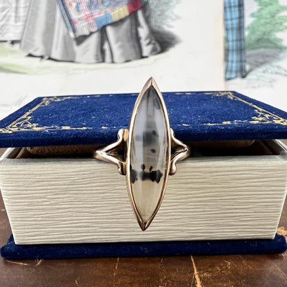 Anello vintage a navette con agata muschiata – USA, circa 1950