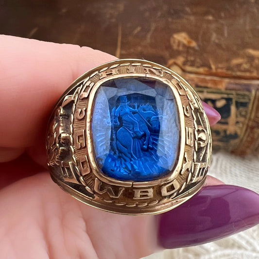 Cosa Ring High School, Chino, in California 1982 con incisione interna cowboy