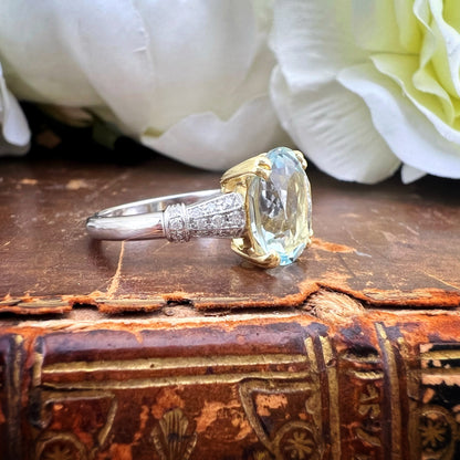 Anello con acquamarina da 3 ct e diamanti, oro 18k