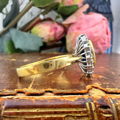 Anello Margherita con Zaffiro Naturale e Diamanti | Italia, anni ’50-’60