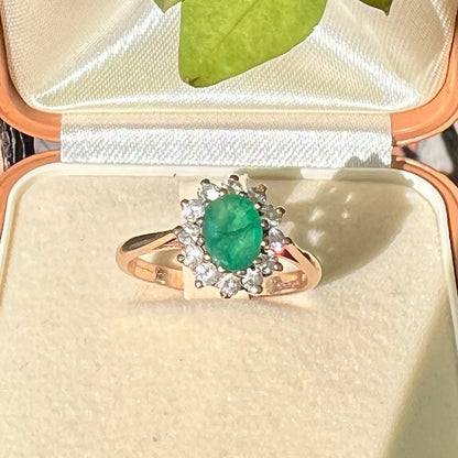 Anello vintage a margherita in oro con smeraldo – Birmingham, 1984