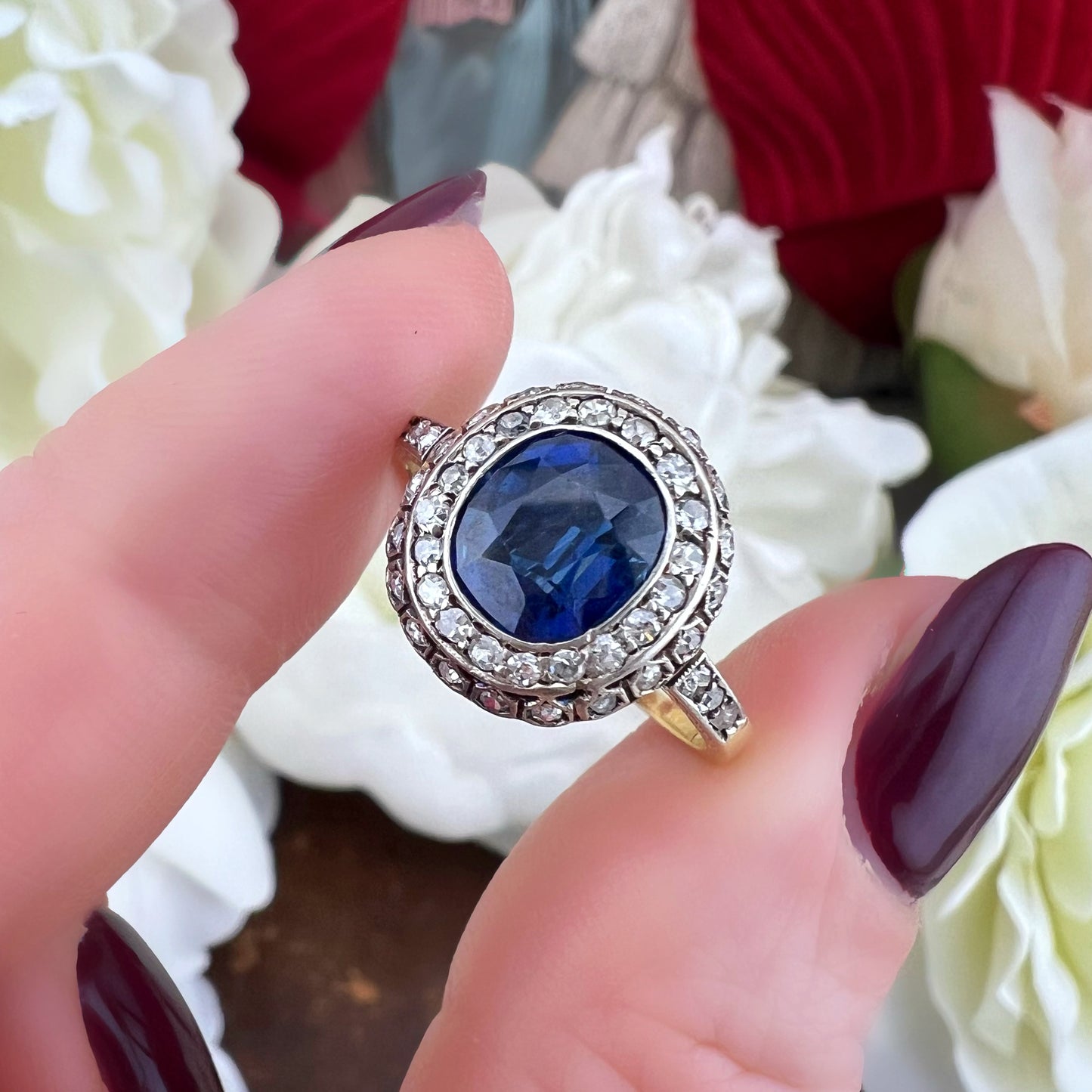 Anello con zaffiro birmano e diamanti - Art Déco