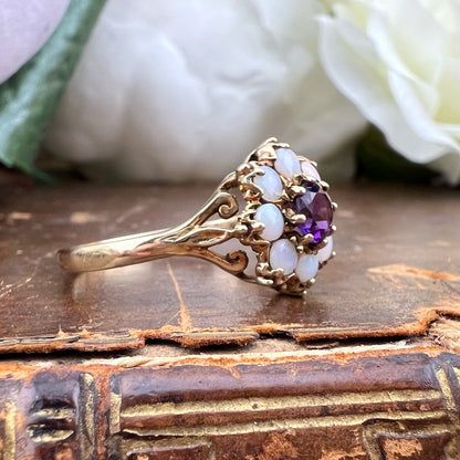 Anello a margherita con ametista e opali