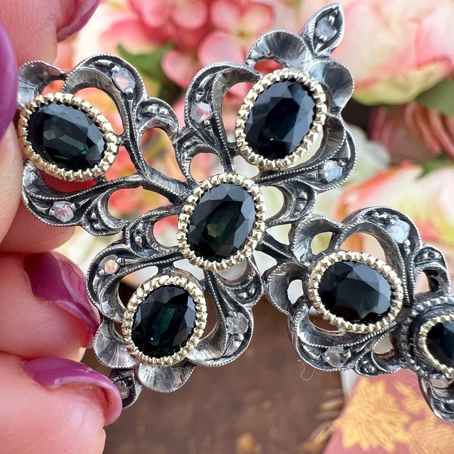 Croce tardo ‘800 in oro, argento, zaffiri 3.78 ct, diamanti