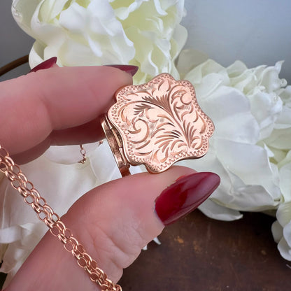 Locket vintage con catena in oro rosa inciso a mano