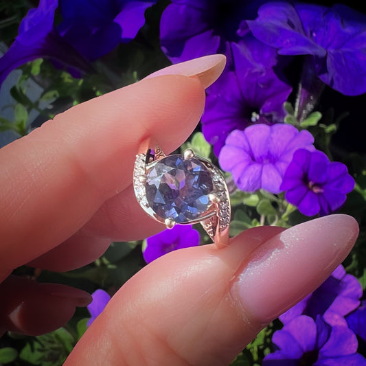 Anello con quarzo blueberry e diamanti