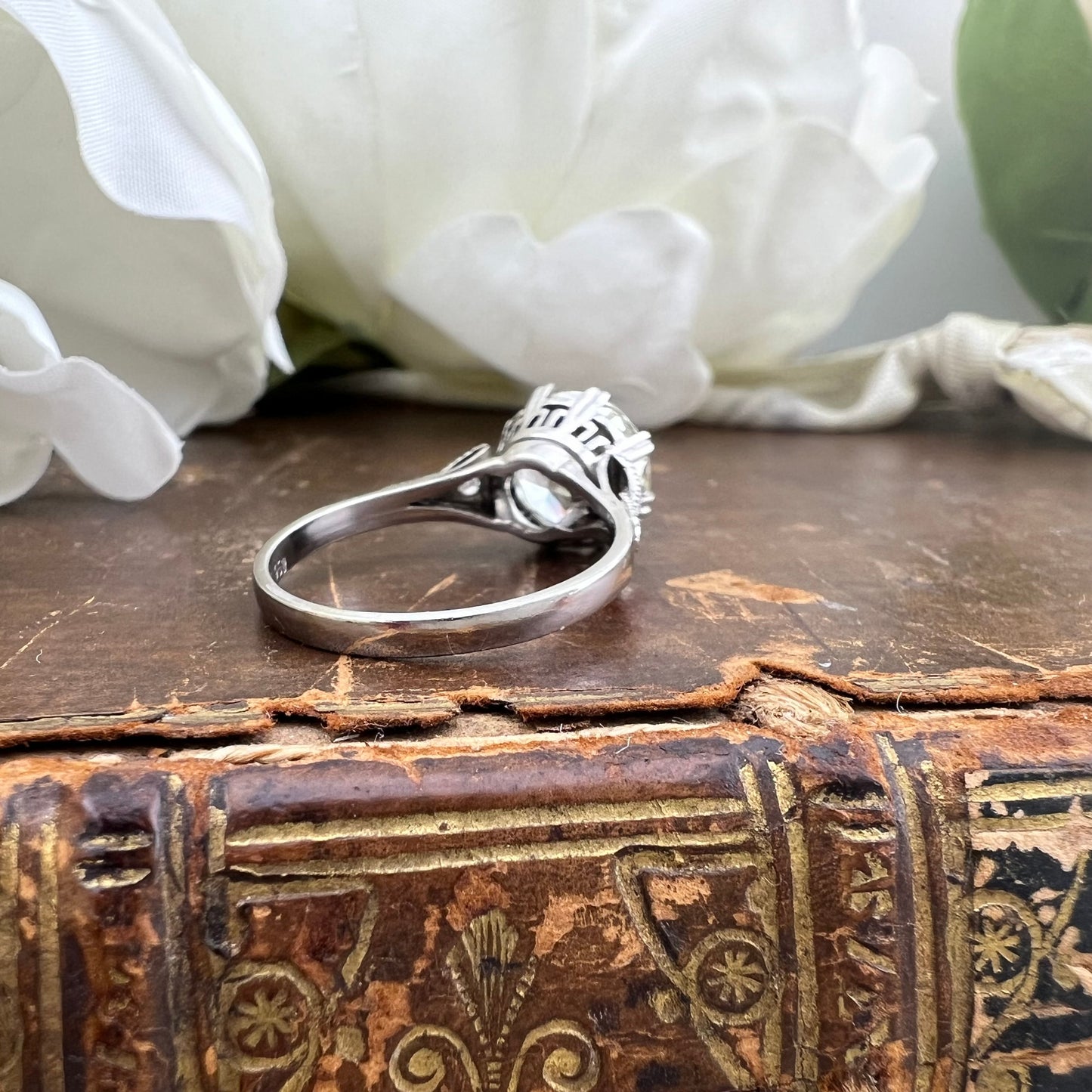 Anello solitario primi ‘900 in platino con diamante 2.70 ct certificato IGI/HRD – Gioiello antico originale