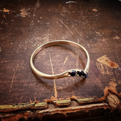 Wishbone ring in oro e zaffiri Birmingham 1984