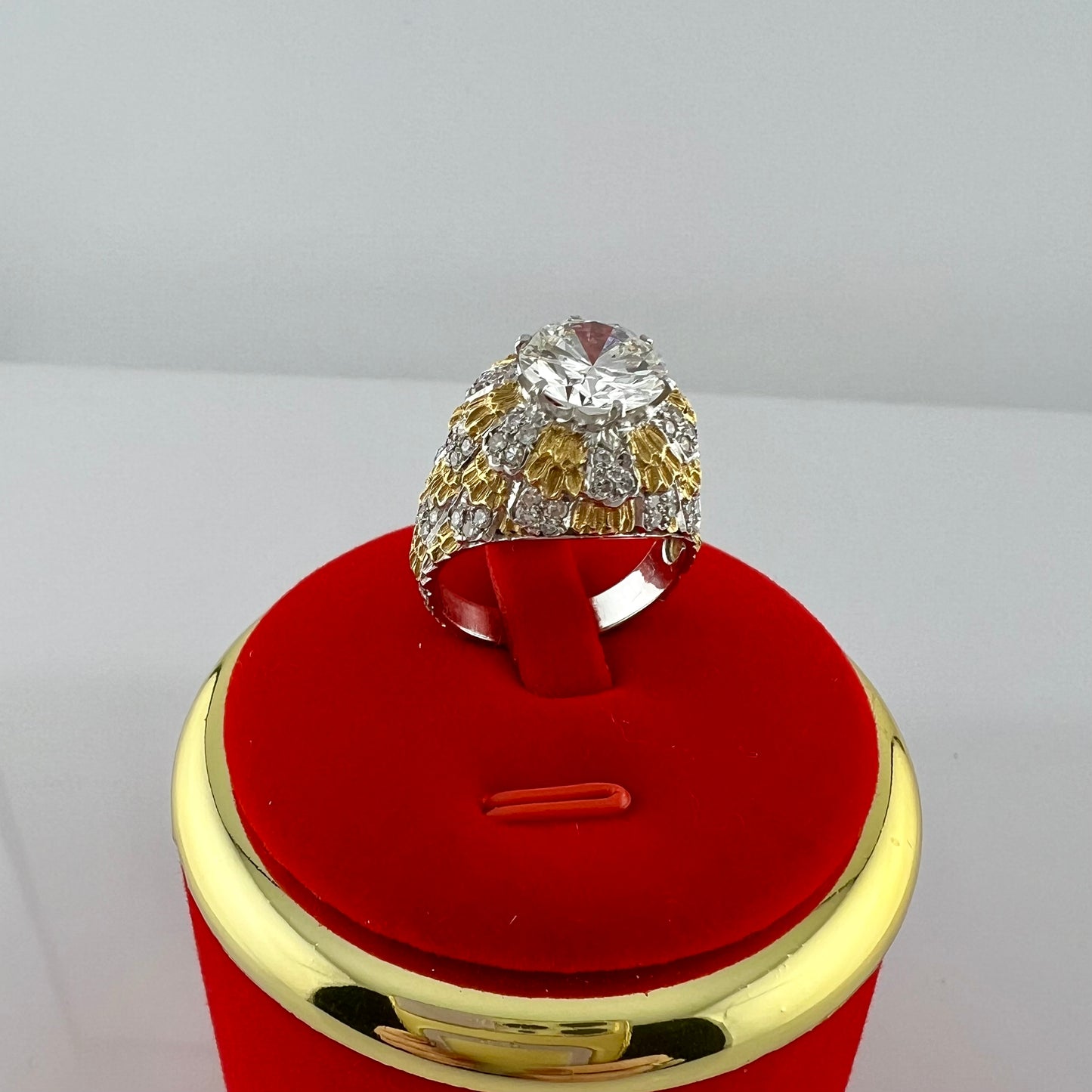 Anello Buccellati oro 18 kt bianco e giallo e diamante 2.70 ct GIA