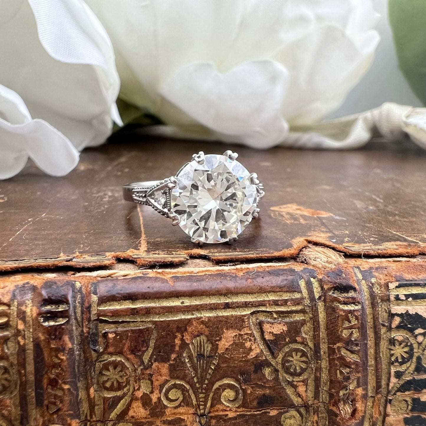 Anello solitario primi ‘900 in platino con diamante 2.70 ct certificato IGI/HRD – Gioiello antico originale