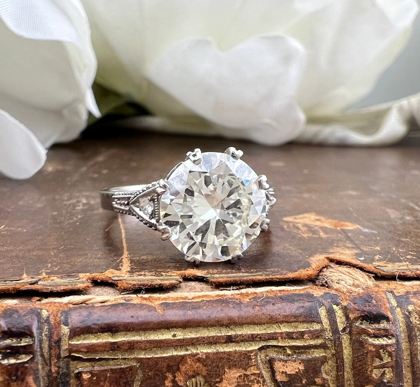 Anello solitario primi ‘900 in platino con diamante 2.70 ct certificato IGI/HRD – Gioiello antico originale