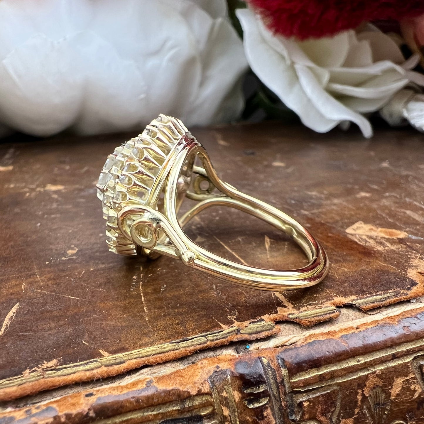 Grande anello Margherita in oro giallo 18 kt con diamanti antichi – Primi ’900