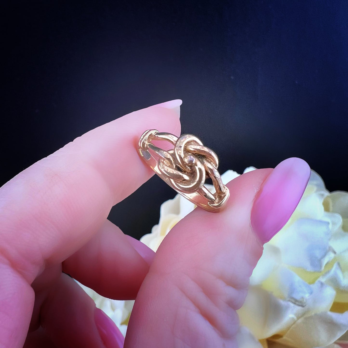 Anello vintage in oro con nodo d’amore – Inghilterra