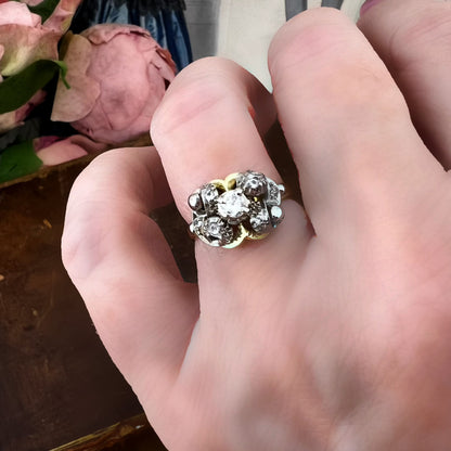 Anello in oro giallo e oro bianco 18 kt con diamanti, Italia, circa 1930