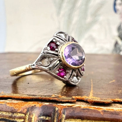Anello rétro con ametista, diamanti e rubini – Italia, metà Novecento