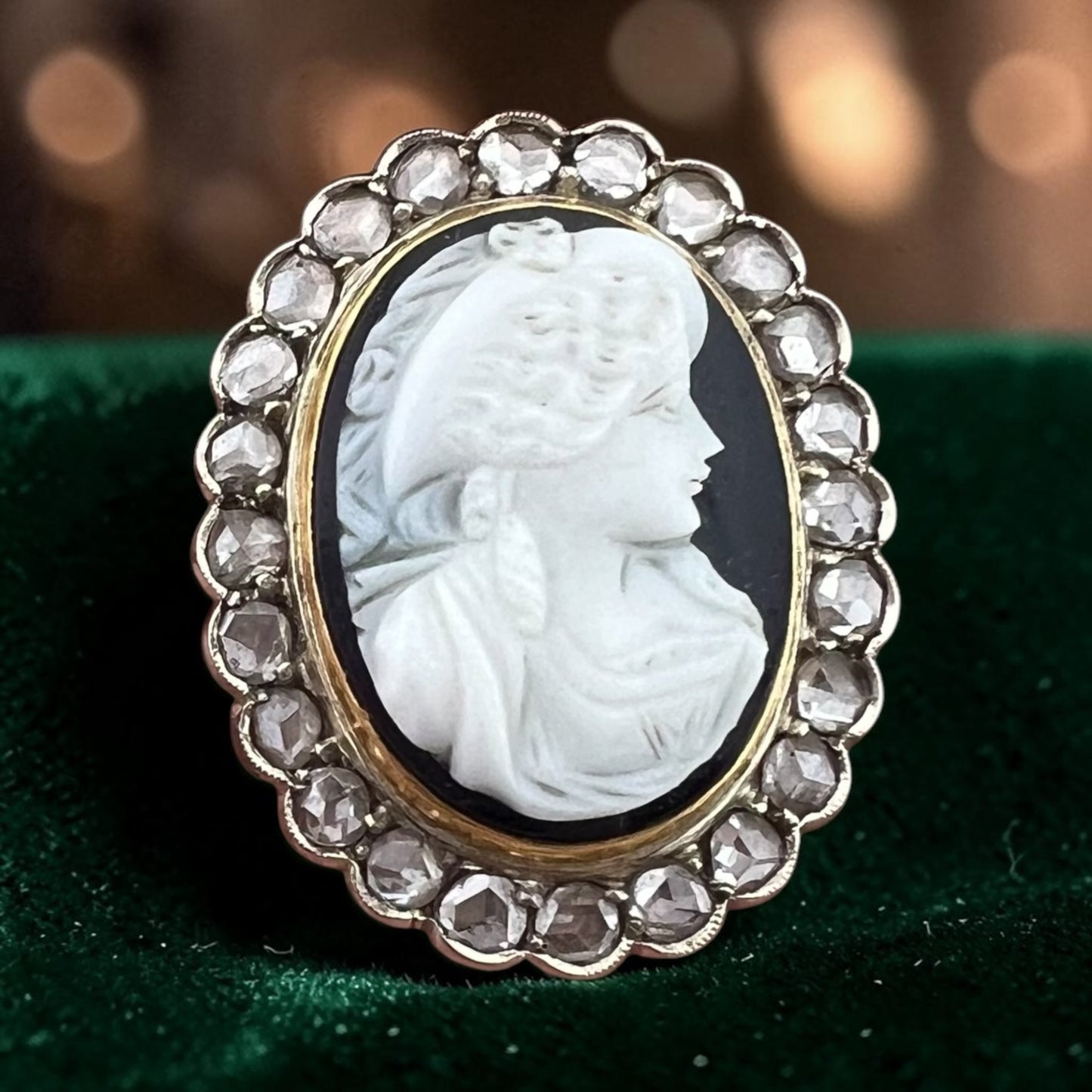 Spilla Cammeo Vittoriano in onice e diamanti - Oro 18K