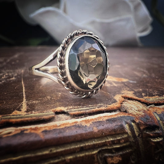 Anello vintage in oro giallo con quarzo fumé