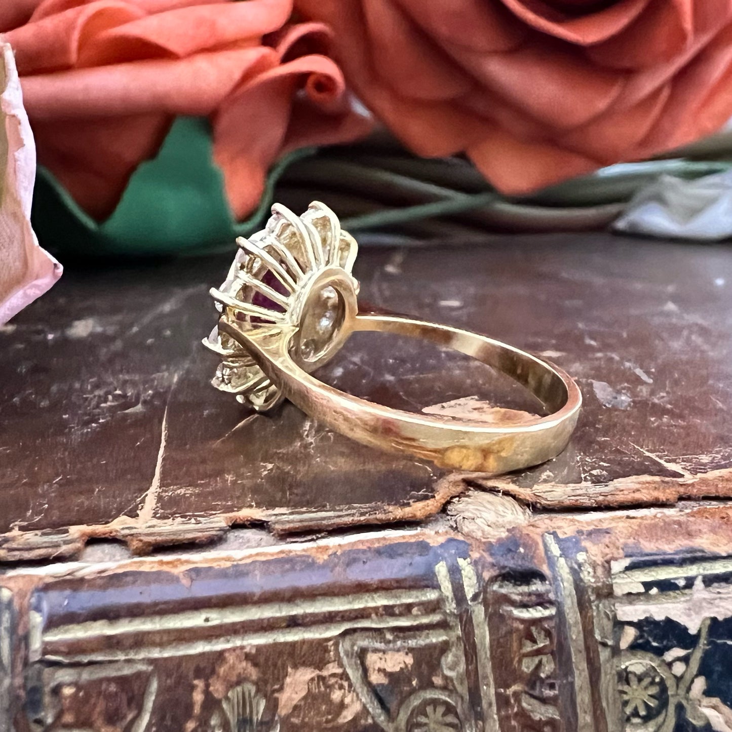 Anello Margherita Vintage in Oro 18 kt con Rubino Birmano Naturale e Diamanti
