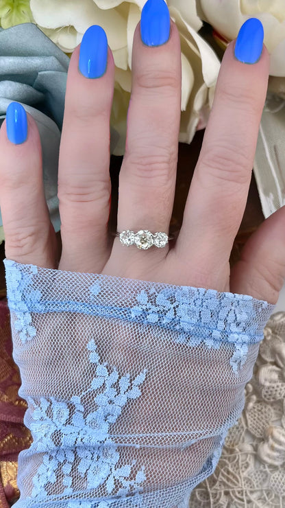 Anello trilogy in platino con diamanti old mine cut - circa 1910-20