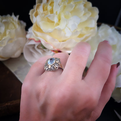 Anello in oro 18 ct e argento con topazio azzurro 1890-1910