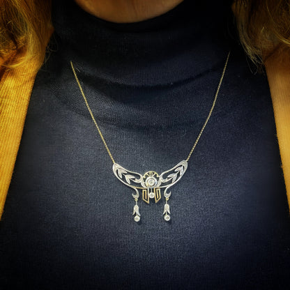 Collana Art Nouveau a négligé in oro 18k diamanti e argento con catena manin a 22k