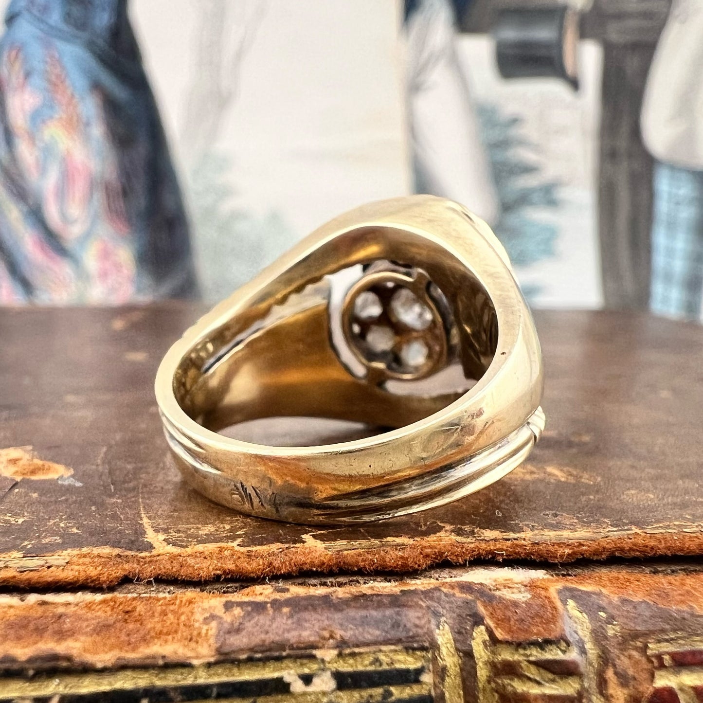 Anello a volute in oro 18k con margherita di diamanti – Italia, circa 1940