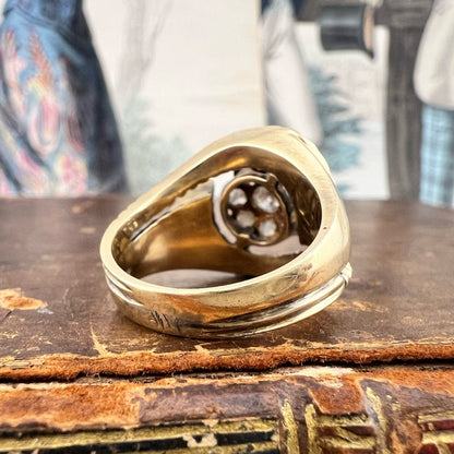 Anello a volute in oro 18k con margherita di diamanti – Italia, circa 1940