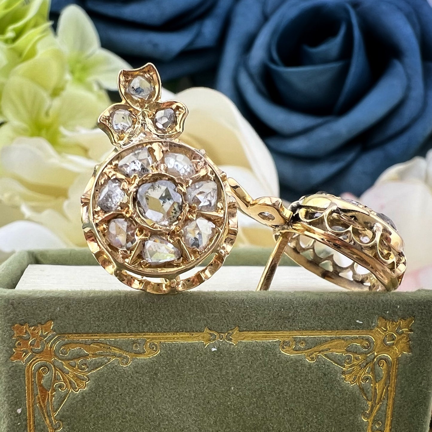 Orecchini antichi a margherita e trifogli i oro giallo 18k e diamanti taglio rosetta