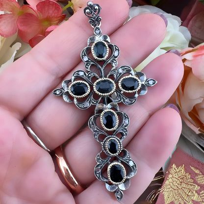Croce tardo ‘800 in oro, argento, zaffiri 3.78 ct, diamanti
