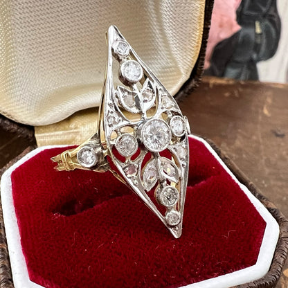 Anello edoardiano con diamanti in oro giallo 18k e platino, c. 1910