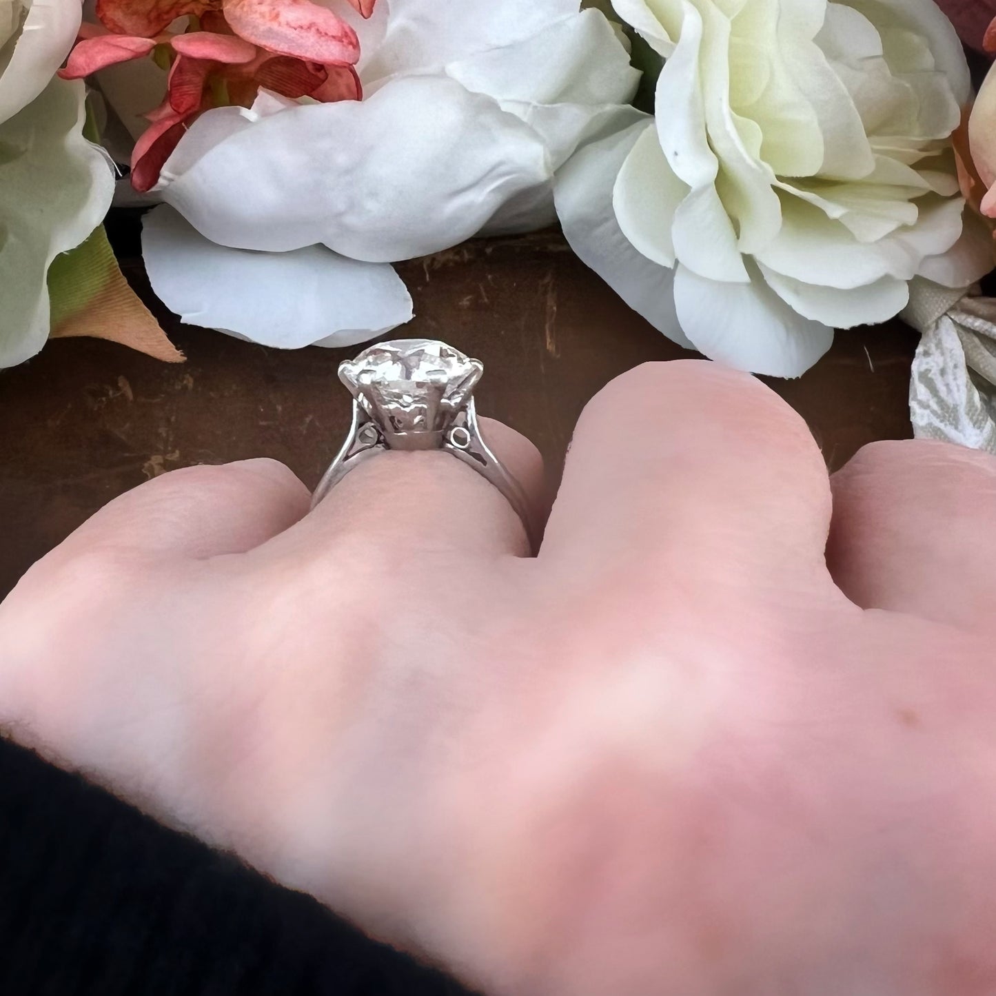 Anello solitario in oro 18k con diamante da 3.90 ct.