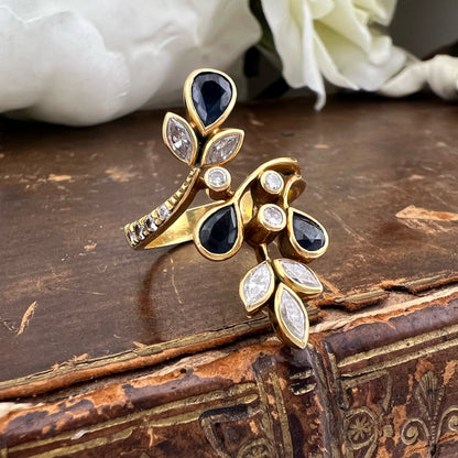 Anello a ramage verticale in oro 18k zaffiri e diamanti