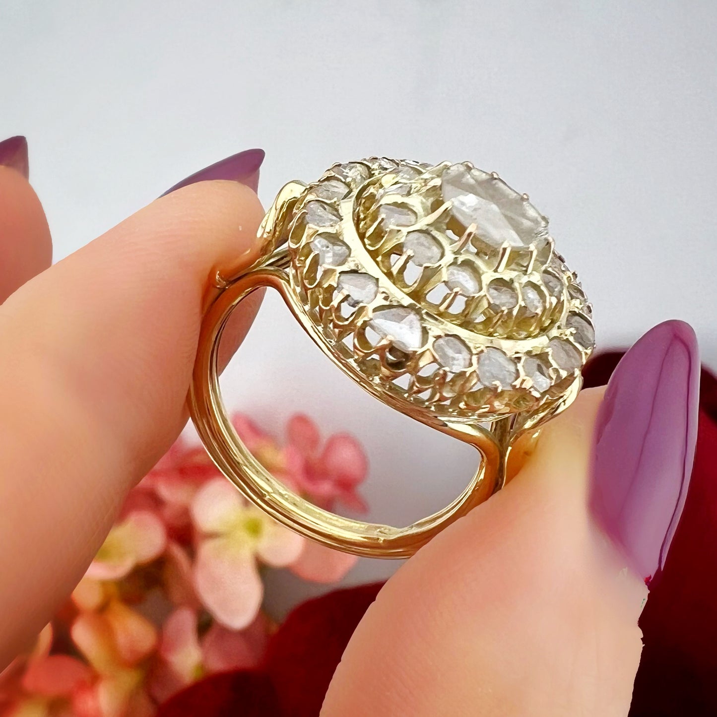 Grande anello Margherita in oro giallo 18 kt con diamanti antichi – Primi ’900
