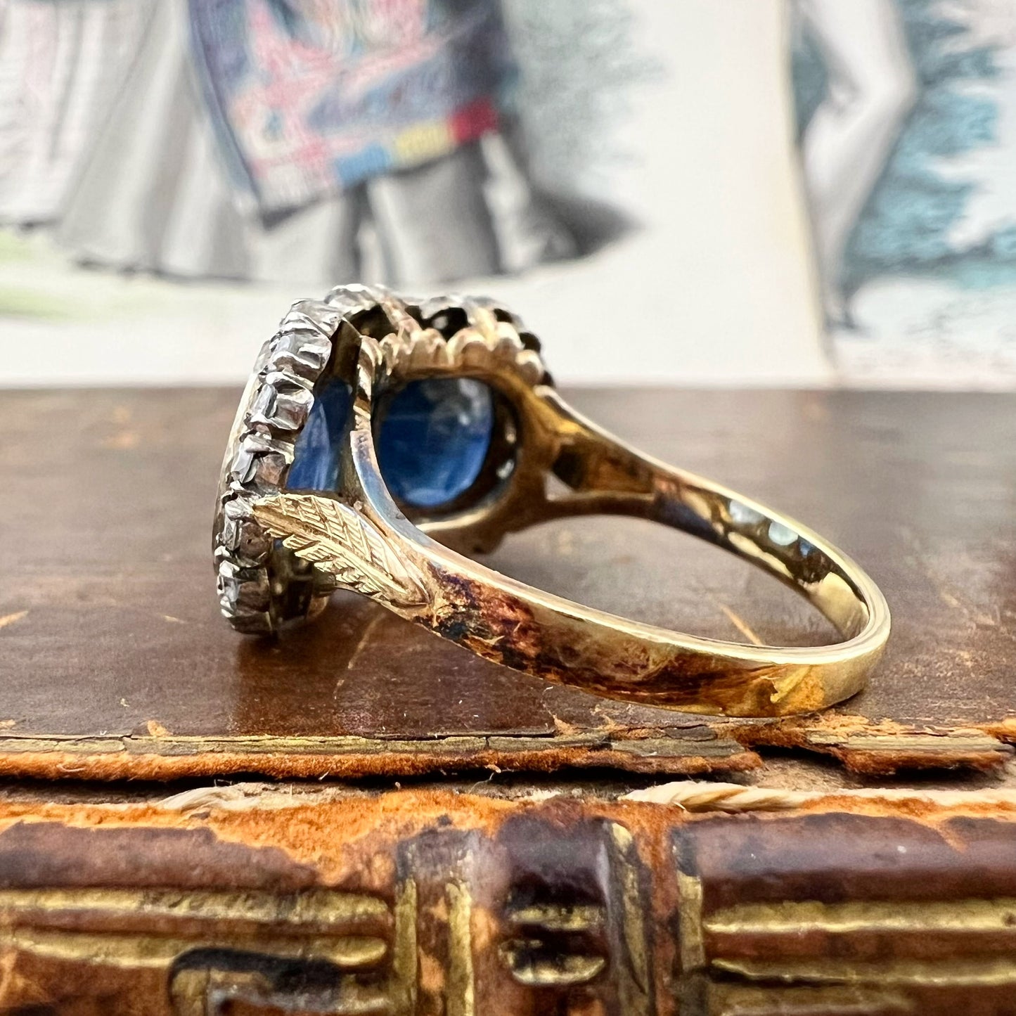 Grande anello trilogy con tre zaffiri naturali per 5 ct e diamanti – Italia, circa 1970 oro 18k