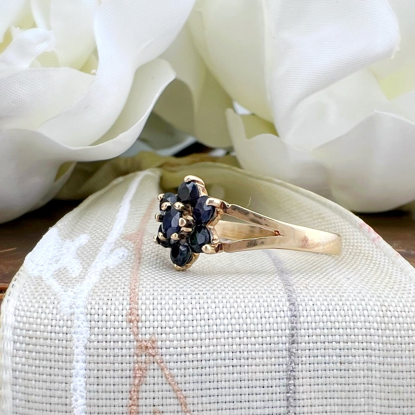 Anello vintage di Edimburgo piccola margherita di zaffiro