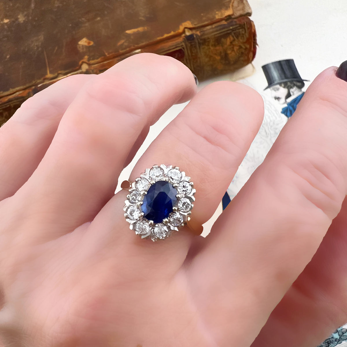 Anello margherita con zaffiro e diamanti old mine – oro giallo 18 k