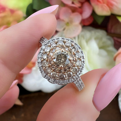 Anello vintage in oro 9k e diamanti bianchi e brown.