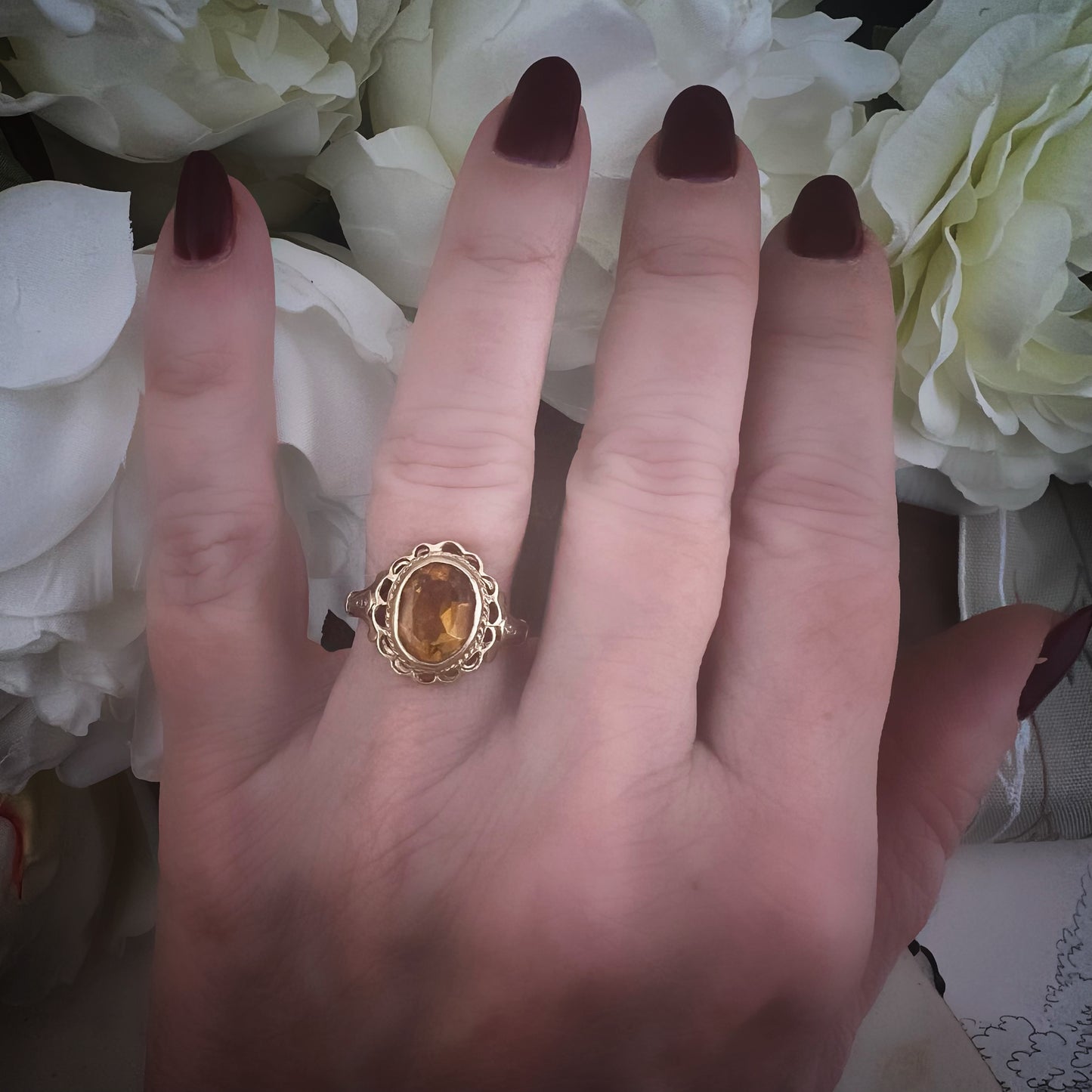 Anello vintage cocktail con citrino caldo e luminoso – Inghilterra, anni ’70