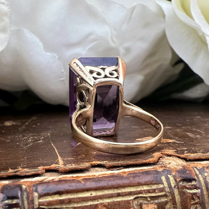 Anello Cocktail in oro 9k con ametista da 12 ct. Birmingham 1960