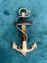 Carica l&#39;immagine nel visualizzatore di Gallery, Antica spilla marinara scozzese ad àncora con cima in argento e agata
