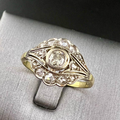 Anello in oro giallo e bianco 18 ct e diamanti Italia c. 1930