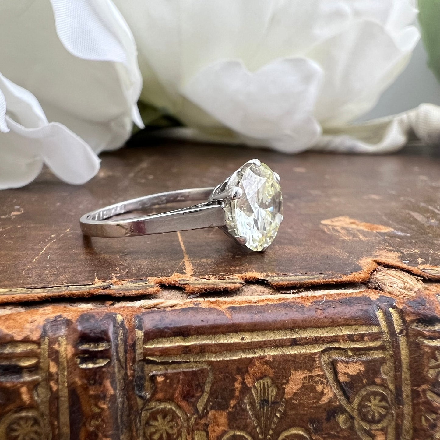 Anello Solitario in Platino con Diamante Naturale 2.30 ct– Italia, 1941 - certificazione IGI HRD