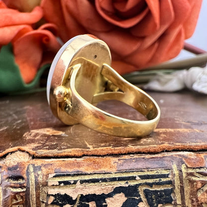 Anello vintage con Opale Australiano da 6 ct in Oro Giallo 18 Carati