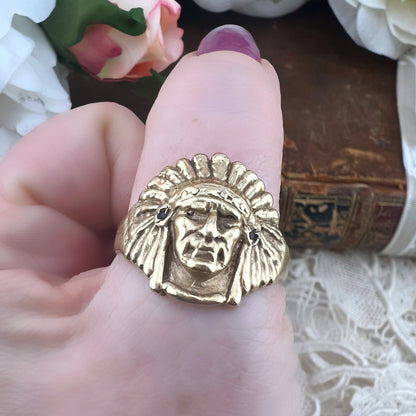 Anello Vintage Capo Nativi Americani – Oro Giallo 9k – zaffiri - Birmingham anni ‘70