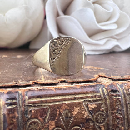 Chevalier in oro giallo 9 ct con incisione a mano – Birmingham, ca. 1970