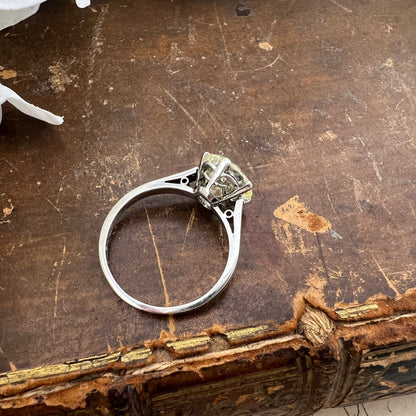 Anello Solitario in Platino con Diamante Naturale 2.30 ct– Italia, 1941 - certificazione IGI HRD