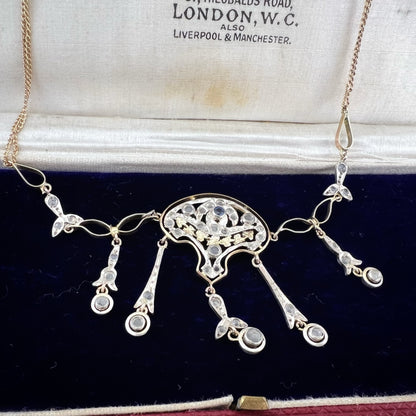 Collier Art Nouveau in oro 9 carati e argento con diamanti a taglio rosa e zaffiro centrale