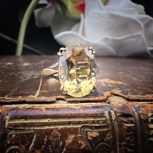 Anello inglese vintage in oro 9 ct con luminosissimo quarzo citrino a taglio ovale