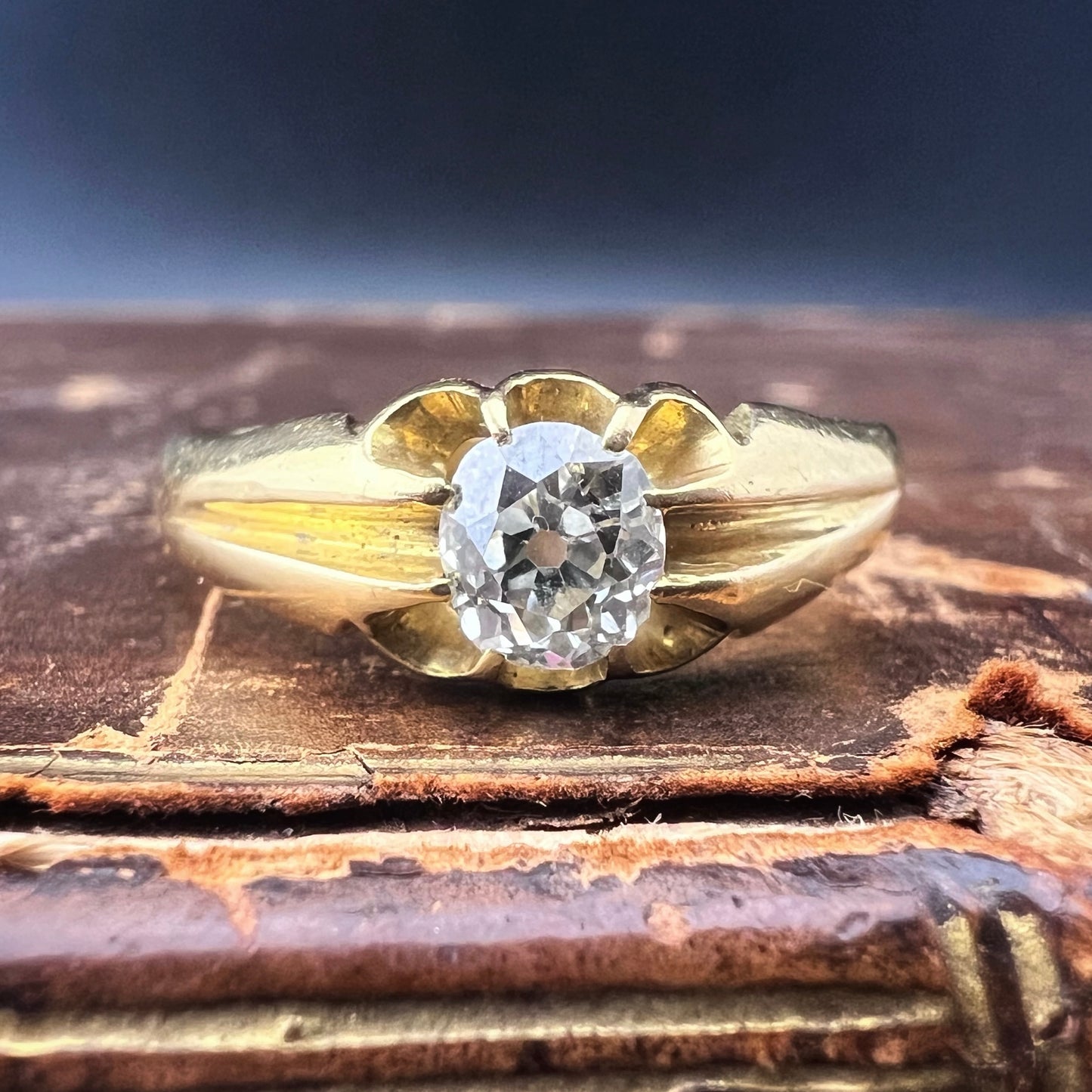 Anello in oro 18 ct diamante old Mine ovale ct 0.55